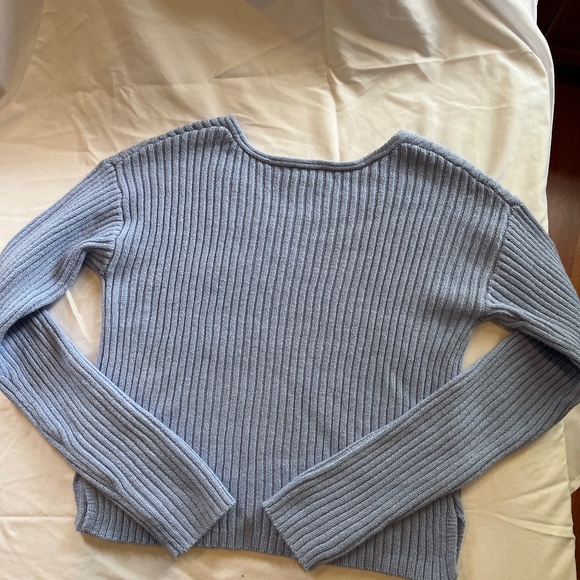 Sweater euc - Picture 2 of 3